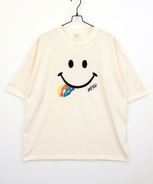 SMILEY FACE(スマイリーフェイス)の「【GROOVY STORE】SMILEY FACE サガラ刺繍 オーバーサイズTシャツ UVカット&COOL&DRY(Tシャツ/カットソー・メンズ・ホワイト/ライトグリーン/ネイビー/ブラック/オフホワイト/グレイッシュブルー/レモンイエロー/スミクロ・M/L/LL)」の2枚目の写真