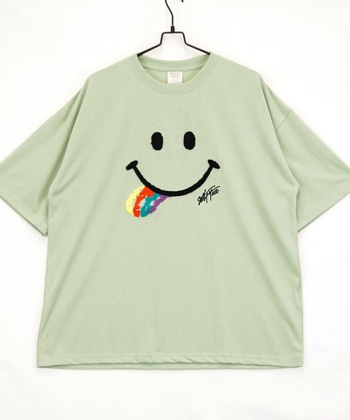 SMILEY FACE(スマイリーフェイス)の「【GROOVY STORE】SMILEY FACE サガラ刺繍 オーバーサイズTシャツ UVカット&COOL&DRY(Tシャツ/カットソー・メンズ・ホワイト/ライトグリーン/ネイビー/ブラック/オフホワイト/グレイッシュブルー/レモンイエロー/スミクロ・M/L/LL)」の5枚目の写真