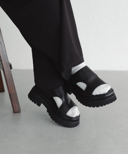 epnok（エプノック）の「タンクソールストラップサンダル（サンダル・メンズ・ブラック・SMALL/LARGE/MEDIUM）」の2枚目の写真