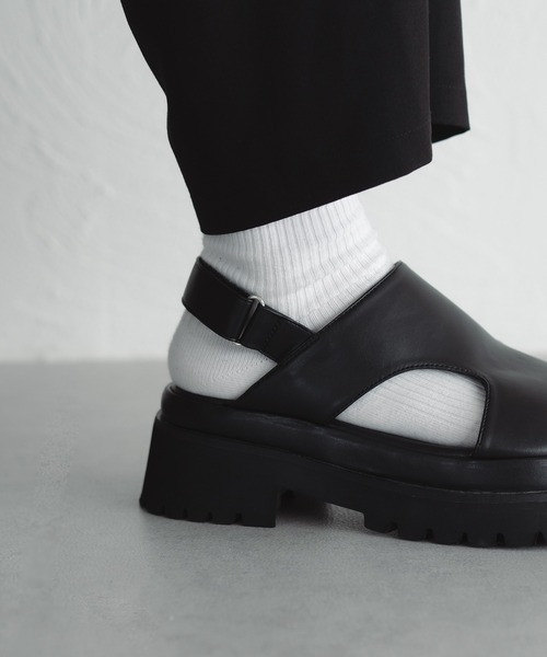 epnok（エプノック）の「タンクソールストラップサンダル（サンダル・メンズ・ブラック・SMALL/LARGE/MEDIUM）」の8枚目の写真