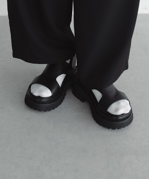 epnok（エプノック）の「タンクソールストラップサンダル（サンダル・メンズ・ブラック・SMALL/LARGE/MEDIUM）」の3枚目の写真