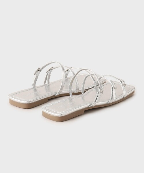 OPAQUE.CLIP（オペークドットクリップ）の「◆ビジュー付きナローストラップフラットサンダル（サンダル・レディース・シルバー/ゴールド・03/02）」の8枚目の写真