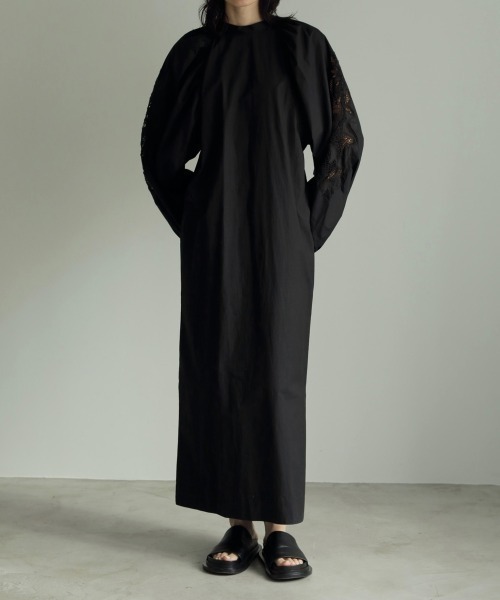 anuke（アンヌーク）の「anuke Cutwork Embroidery Dress 62410304（ワンピース・レディース・ブラック/ホワイト・38/36）」の2枚目の写真