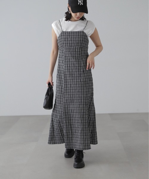 FREE'S MART(フリーズマート)の「◇【3サイズ展開XS-M】ぽこぽこチェックマーメイドキャミワンピース【低身長サイズ有】(ワンピース・レディース・ホワイト/ブラック/ブラック系その他・X-SMALL/SMALL/MEDIUM)」の3枚目の写真