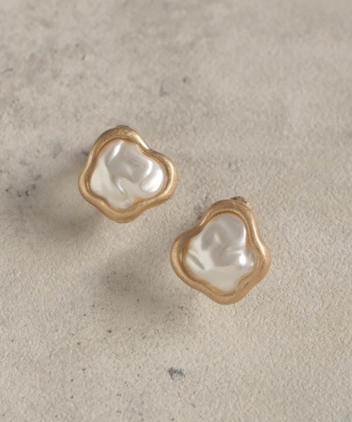 GOLDY（ゴールディ）の「バンピー パール × メタル フレーム イヤリング（イヤリング・レディース・ゴールド/シルバー系その他/ゴールド系その他/シルバー・FREE）」の9枚目の写真