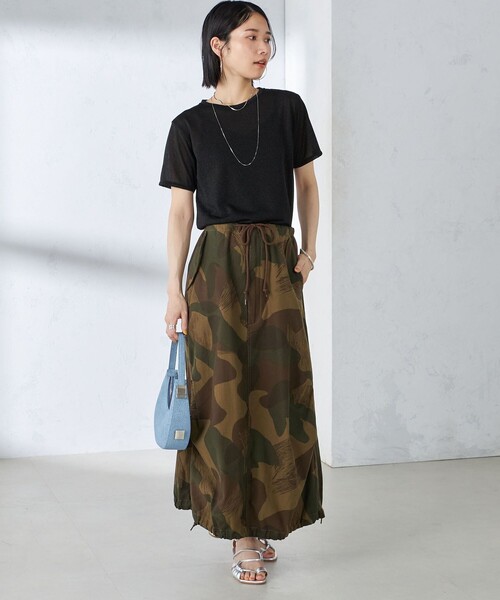 SHIPS(シップス)の「〈手洗い可能〉シアー ラメ クルーネック カットソー(Tシャツ/カットソー・レディース・シルバー/ブラック・ONE SIZE)」の20枚目の写真
