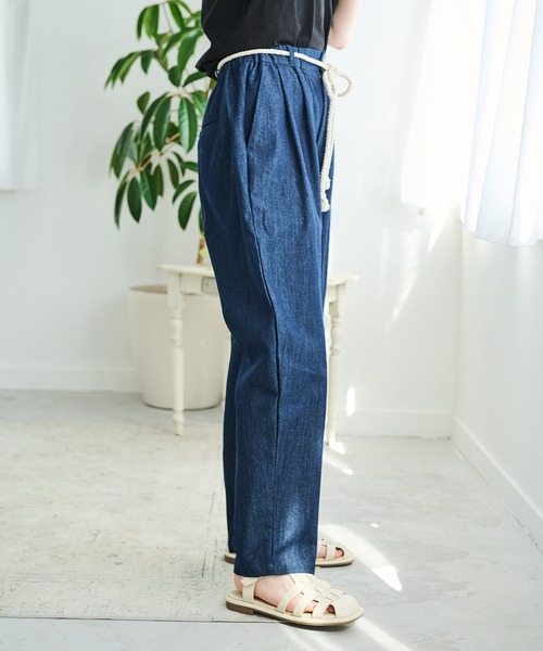 Crisp(クリスプ)の「デニムテーパードパンツ(デニムパンツ・レディース・ネイビー・FREE)」の14枚目の写真