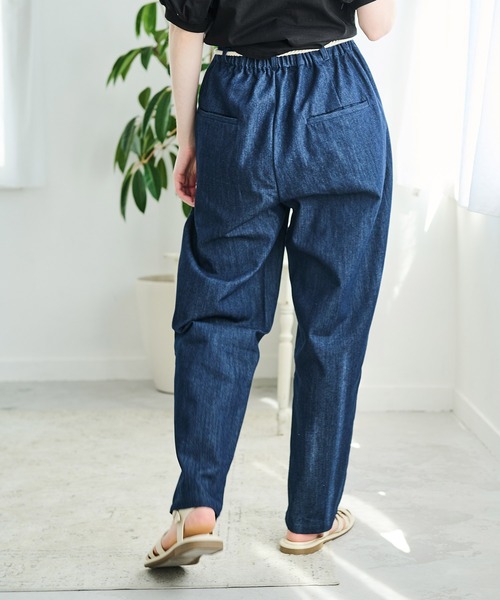 Crisp(クリスプ)の「デニムテーパードパンツ(デニムパンツ・レディース・ネイビー・FREE)」の13枚目の写真