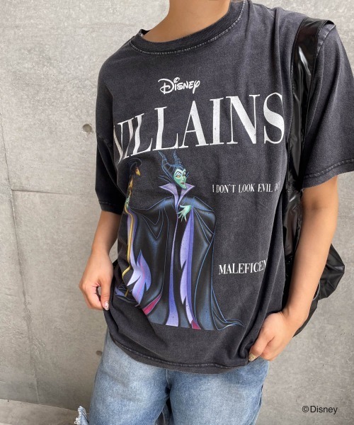 Disney(ディズニー)の「ヴィランズマガジンTシャツ《洗濯機で洗える》(Tシャツ/カットソー・レディース・ブラック系その他/ブラック/グレー・M/L)」の8枚目の写真