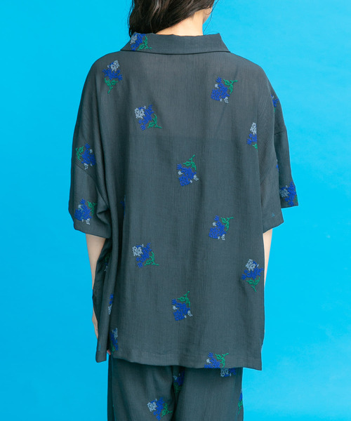ケルト&コブラ　エンブロイダリーラインシャツ M ネイビー WOMEN ナイロンベアスムース 半袖Tシャツ ネイビー