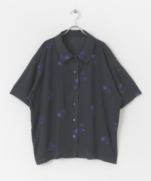 KBF（ケイビーエフ）の「エンブロイダリーワイドシャツ（シャツ/ブラウス・レディース・アイボリー/ネイビー・ONE）」の13枚目の写真