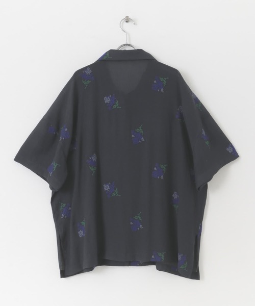 KBF（ケイビーエフ）の「エンブロイダリーワイドシャツ（シャツ/ブラウス・レディース・アイボリー/ネイビー・ONE）」の15枚目の写真