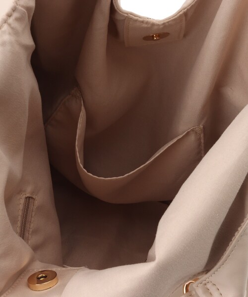 合皮VカットA4トート（トートバッグ）｜Ober Tashe（オーバータッシェ