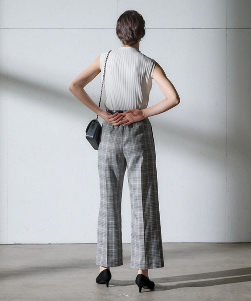 Andemiu（アンデミュウ）の「【洗えるUV】ワイドリブノースリーブニット136144（ニット/セーター・レディース・ホワイト/ブラック/イエロー/パープル・FREE）」の15枚目の写真