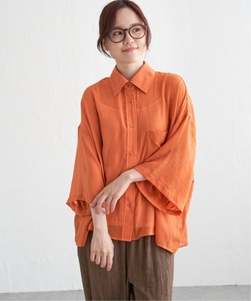 LBC(エルビーシー)の「シアーボックスシルエットシャツ(シャツ/ブラウス・レディース・その他23/オフホワイト/ブラック/ブルー・L/M)」の4枚目の写真