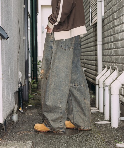 FREAK’S STORE/フリークスストア ワイドシルエット カーブ デニムパンツ/ダメージ加工（デニムパンツ）｜FREAK'S STORE（フリークスストア）