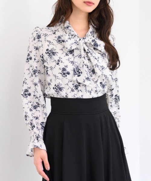 MISCH MASCH(ミッシュマッシュ)の「ボウタイブラウス /MM438107(シャツ/ブラウス・レディース・ホワイト/レッド/ブラック×ホワイト/ブラック/ブルー・フリ-)」の4枚目の写真