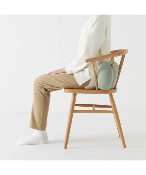 無印良品(ムジルシリョウヒン)の「背当てにもなるやわらかマルチミニクッション 49×22×15cm(クッション/クッションカバー・メンズ・サーモンピンク/ミント/チャコールグレー/ライトベージュ・FREE)」の18枚目の写真