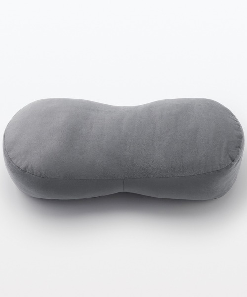 無印良品(ムジルシリョウヒン)の「背当てにもなるやわらかマルチミニクッション 49×22×15cm(クッション/クッションカバー・メンズ・サーモンピンク/ミント/チャコールグレー/ライトベージュ・FREE)」の5枚目の写真