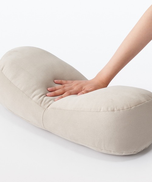 無印良品(ムジルシリョウヒン)の「背当てにもなるやわらかマルチミニクッション 49×22×15cm(クッション/クッションカバー・メンズ・サーモンピンク/ミント/チャコールグレー/ライトベージュ・FREE)」の12枚目の写真