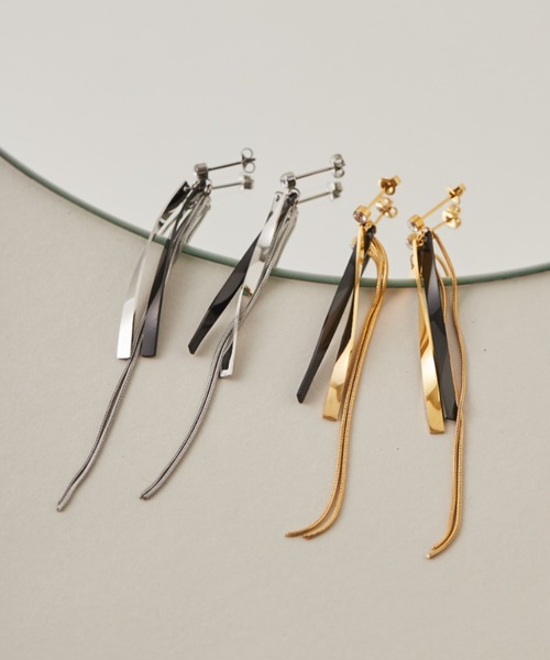 ciite' surgical stainless（シーテサージカルステンレス）の「【 金属アレルギー対応 】 ニュアンスロングピアス サージカルステンレス   (両耳用)（ピアス（両耳用）・レディース・ゴールド/シルバー・FREE）」の6枚目の写真