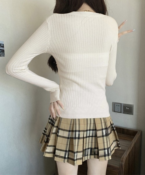 Miniministore(ミニミニストア)の「Vネックリブニットトップス ハーフボタン(ニット/セーター・レディース・カーキ/ブラック/アイボリー/ホワイト/ベージュ・FREE)」の15枚目の写真
