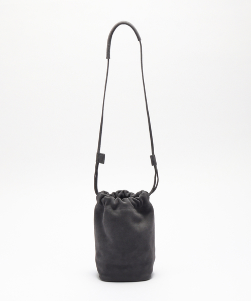 hobo（ホーボー）の「hobo/ホーボー DRAWSTRING POUCH COW SUEDE（ハンドバッグ・メンズ・チャコールグレー/キャメル・FREE）」の4枚目の写真