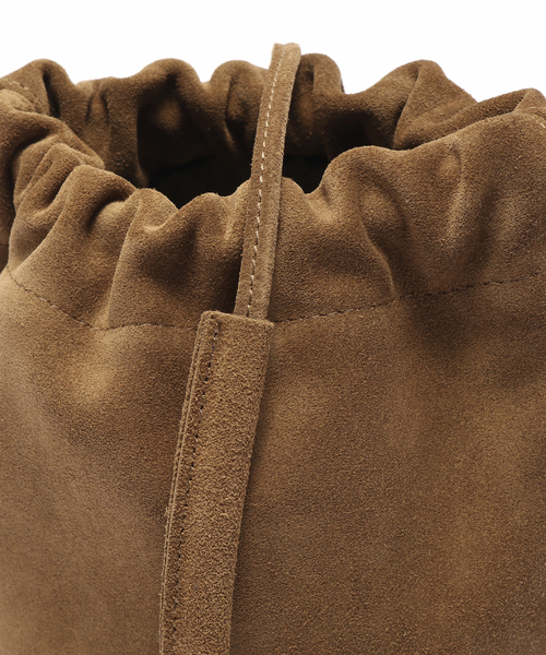 hobo（ホーボー）の「hobo/ホーボー DRAWSTRING POUCH COW SUEDE（ハンドバッグ・メンズ・チャコールグレー/キャメル・FREE）」の10枚目の写真