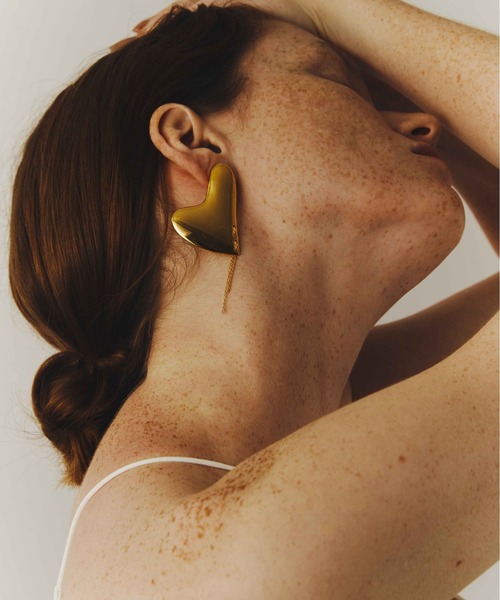 LAPUIS（ラピュイ）の「LAPUIS(ラピュイ)Heart Plate pierced earrings（ピアス（両耳用）・レディース・シルバー/ゴールド・FREE）」の5枚目の写真