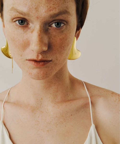 LAPUIS（ラピュイ）の「LAPUIS(ラピュイ)Heart Plate pierced earrings（ピアス（両耳用）・レディース・シルバー/ゴールド・FREE）」の6枚目の写真