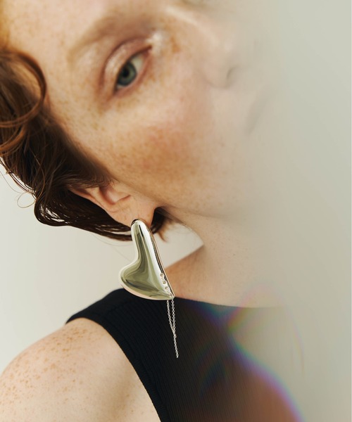 LAPUIS（ラピュイ）の「LAPUIS(ラピュイ)Heart Plate pierced earrings（ピアス（両耳用）・レディース・シルバー/ゴールド・FREE）」の4枚目の写真