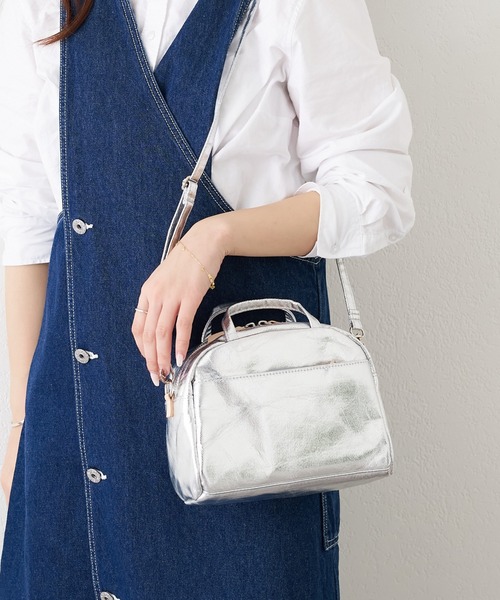 EARTH MADE（アースメイド）の「CANVAS 2WAY MINIBOSTON with POUCH（ボストンバッグ・レディース・ブラック/シルバー・フリー）」の2枚目の写真
