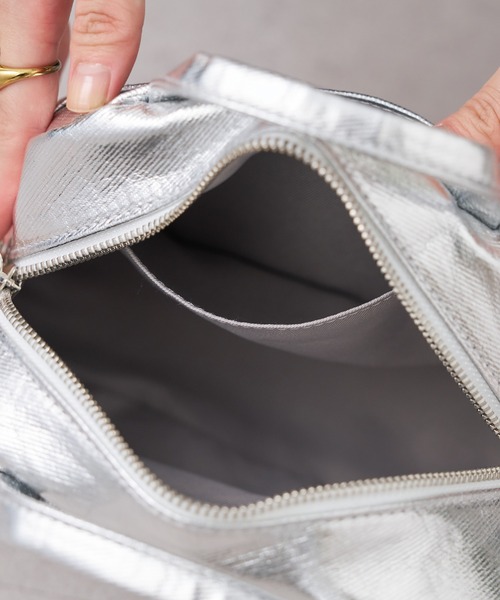 EARTH MADE（アースメイド）の「CANVAS 2WAY MINIBOSTON with POUCH（ボストンバッグ・レディース・ブラック/シルバー・フリー）」の15枚目の写真