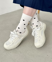 サテンシューレーススニーカー