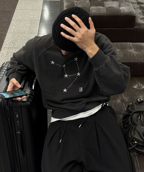 epnok（エプノック）の「【EPNK】Silver star pigment sweat / シルバースターピグメントスウェット（スウェット・メンズ・ボルドー/ブラック・MEDIUM/SMALL/LARGE）」の2枚目の写真