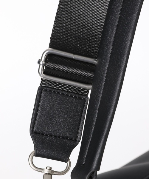 GLOBAL WORK（グローバルワーク）の「軽量ジャストポケット2WAYショルダー/248410（ショルダーバッグ・メンズ・ブラック/グレー/アイボリー・ONE SIZE）」の11枚目の写真