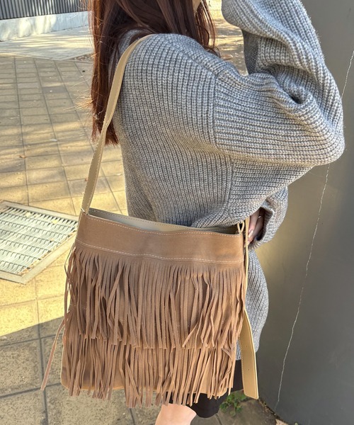ISOOK（アイスー）の「【ISOOK / アイスー】フリンジショルダーバッグ / スクエアバッグ ハンドバッグ トートバッグ 大きめ 斜めがけ ZOZOTOWN限定（ショルダーバッグ・レディース・ブラック/ベージュ・FREE）」の16枚目の写真