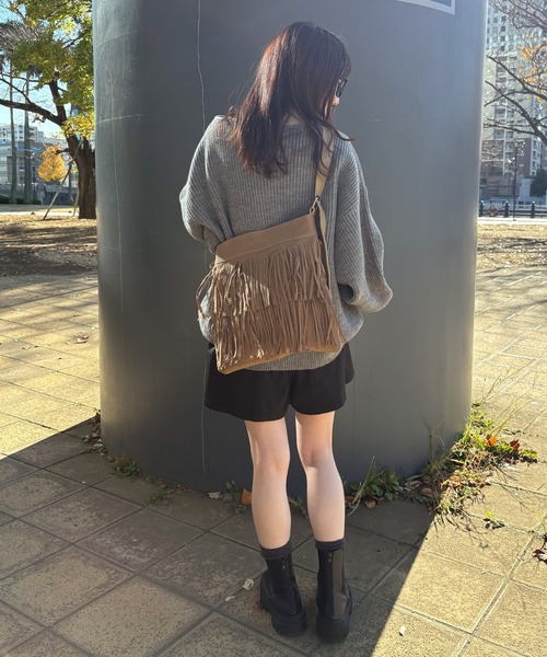 ISOOK（アイスー）の「【ISOOK / アイスー】フリンジショルダーバッグ / スクエアバッグ ハンドバッグ トートバッグ 大きめ 斜めがけ ZOZOTOWN限定（ショルダーバッグ・レディース・ブラック/ベージュ・FREE）」の17枚目の写真