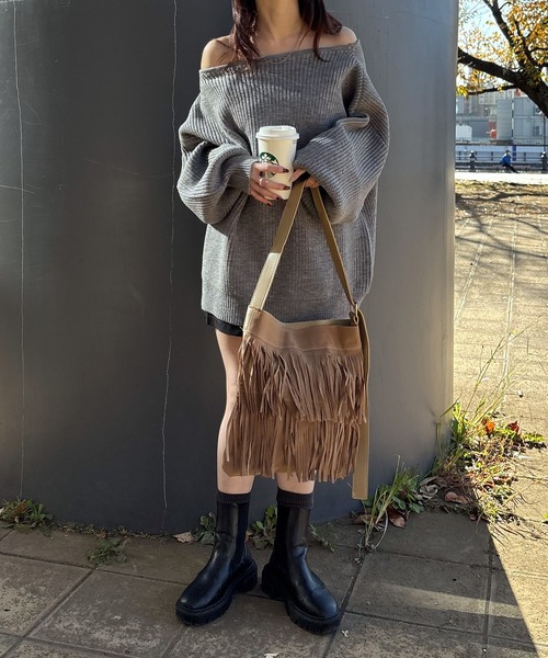 ISOOK（アイスー）の「【ISOOK / アイスー】フリンジショルダーバッグ / スクエアバッグ ハンドバッグ トートバッグ 大きめ 斜めがけ ZOZOTOWN限定（ショルダーバッグ・レディース・ブラック/ベージュ・FREE）」の8枚目の写真