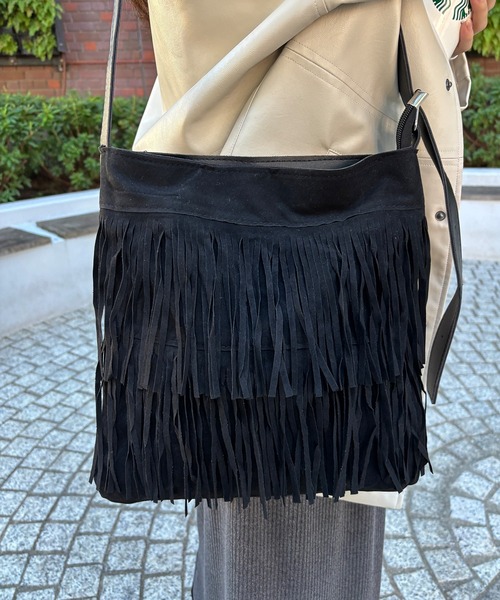 ISOOK（アイスー）の「【ISOOK / アイスー】フリンジショルダーバッグ / スクエアバッグ ハンドバッグ トートバッグ 大きめ 斜めがけ ZOZOTOWN限定（ショルダーバッグ・レディース・ブラック/ベージュ・FREE）」の5枚目の写真