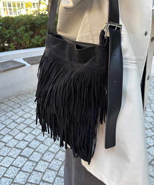 ISOOK（アイスー）の「【ISOOK / アイスー】フリンジショルダーバッグ / スクエアバッグ ハンドバッグ トートバッグ 大きめ 斜めがけ ZOZOTOWN限定（ショルダーバッグ・レディース・ブラック/ベージュ・FREE）」の14枚目の写真