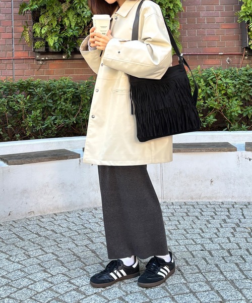 ISOOK（アイスー）の「【ISOOK / アイスー】フリンジショルダーバッグ / スクエアバッグ ハンドバッグ トートバッグ 大きめ 斜めがけ ZOZOTOWN限定（ショルダーバッグ・レディース・ブラック/ベージュ・FREE）」の12枚目の写真