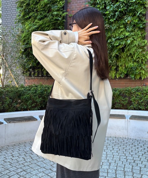 ISOOK（アイスー）の「【ISOOK / アイスー】フリンジショルダーバッグ / スクエアバッグ ハンドバッグ トートバッグ 大きめ 斜めがけ ZOZOTOWN限定（ショルダーバッグ・レディース・ブラック/ベージュ・FREE）」の19枚目の写真