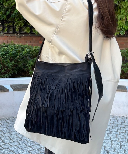 ISOOK（アイスー）の「【ISOOK / アイスー】フリンジショルダーバッグ / スクエアバッグ ハンドバッグ トートバッグ 大きめ 斜めがけ ZOZOTOWN限定（ショルダーバッグ・レディース・ブラック/ベージュ・FREE）」の13枚目の写真