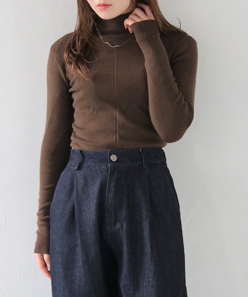 HER CLOSET（ハークローゼット）の「 【HER CLOSET】ベーシックリブタートルネックニット BASIC RIB TURTLENECK KNIT（ニット/セーター・レディース・ライトピンク/ブラック/アイボリー/チャコールグレー/グレー/オフホワイト/ライトグレー/ワインレッド/サックスブルー系/ブラウン/ラベンダー/ベージュ/ダークパープル・M）」の7枚目の写真