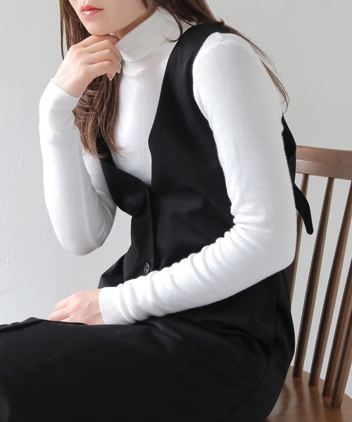 HER CLOSET（ハークローゼット）の「 【HER CLOSET】ベーシックリブタートルネックニット BASIC RIB TURTLENECK KNIT（ニット/セーター・レディース・ライトピンク/ブラック/アイボリー/チャコールグレー/グレー/オフホワイト/ライトグレー/ワインレッド/サックスブルー系/ブラウン/ラベンダー/ベージュ/ダークパープル・M）」の2枚目の写真