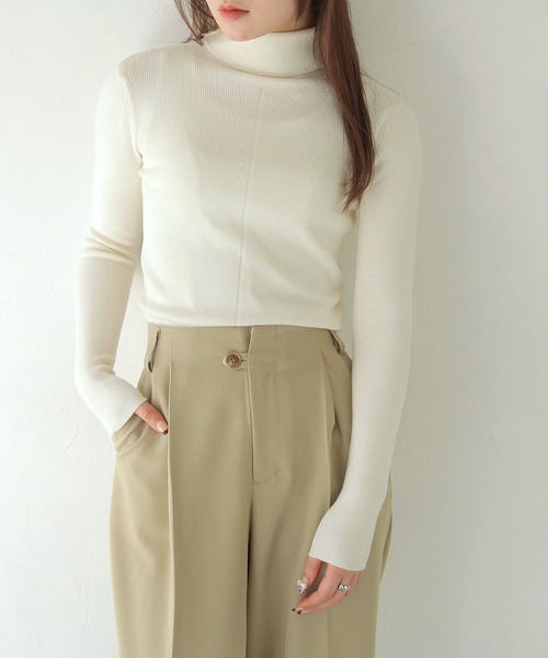 HER CLOSET（ハークローゼット）の「 【HER CLOSET】ベーシックリブタートルネックニット BASIC RIB TURTLENECK KNIT（ニット/セーター・レディース・ライトピンク/ブラック/アイボリー/チャコールグレー/グレー/オフホワイト/ライトグレー/ワインレッド/サックスブルー系/ブラウン/ラベンダー/ベージュ/ダークパープル・M）」の3枚目の写真