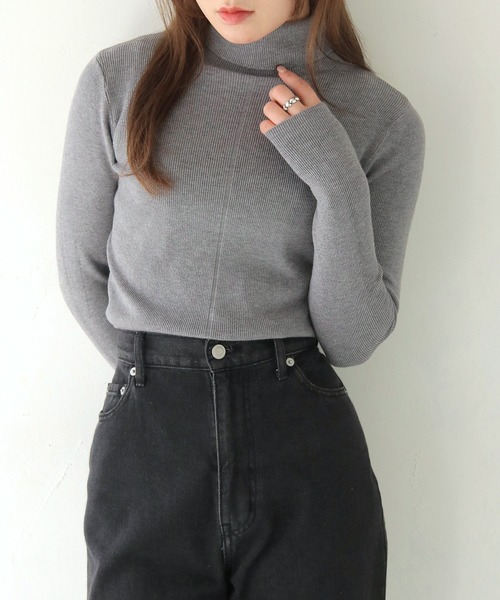 HER CLOSET（ハークローゼット）の「 【HER CLOSET】ベーシックリブタートルネックニット BASIC RIB TURTLENECK KNIT（ニット/セーター・レディース・ライトピンク/ブラック/アイボリー/チャコールグレー/グレー/オフホワイト/ライトグレー/ワインレッド/サックスブルー系/ブラウン/ラベンダー/ベージュ/ダークパープル・M）」の20枚目の写真