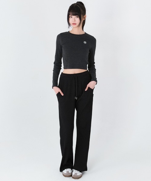 muahmuah(ムーアムーア)の「A'GEM/9 × .kom 『muah muah/ムーアムーア』 SLIM FIT CROP LONG SLEEVE T-SHIRT/スリムフィット クロップ長袖カットソー(Tシャツ/カットソー・レディース・ホワイト/チャコールグレー/ブラック/ベージュ・FREE)」の19枚目の写真