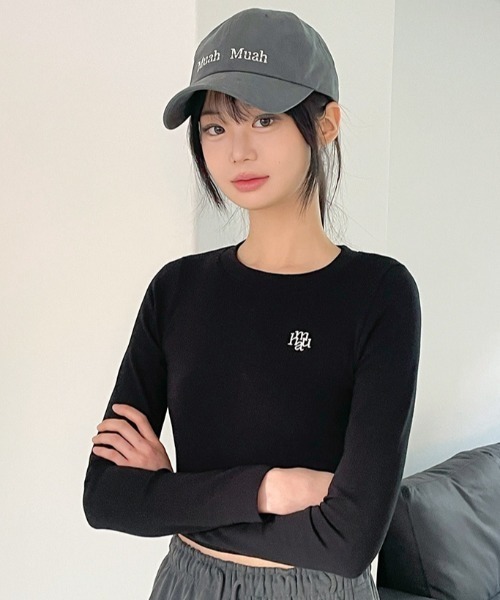 muahmuah(ムーアムーア)の「A'GEM/9 × .kom 『muah muah/ムーアムーア』 SLIM FIT CROP LONG SLEEVE T-SHIRT/スリムフィット クロップ長袖カットソー(Tシャツ/カットソー・レディース・ホワイト/チャコールグレー/ブラック/ベージュ・FREE)」の14枚目の写真